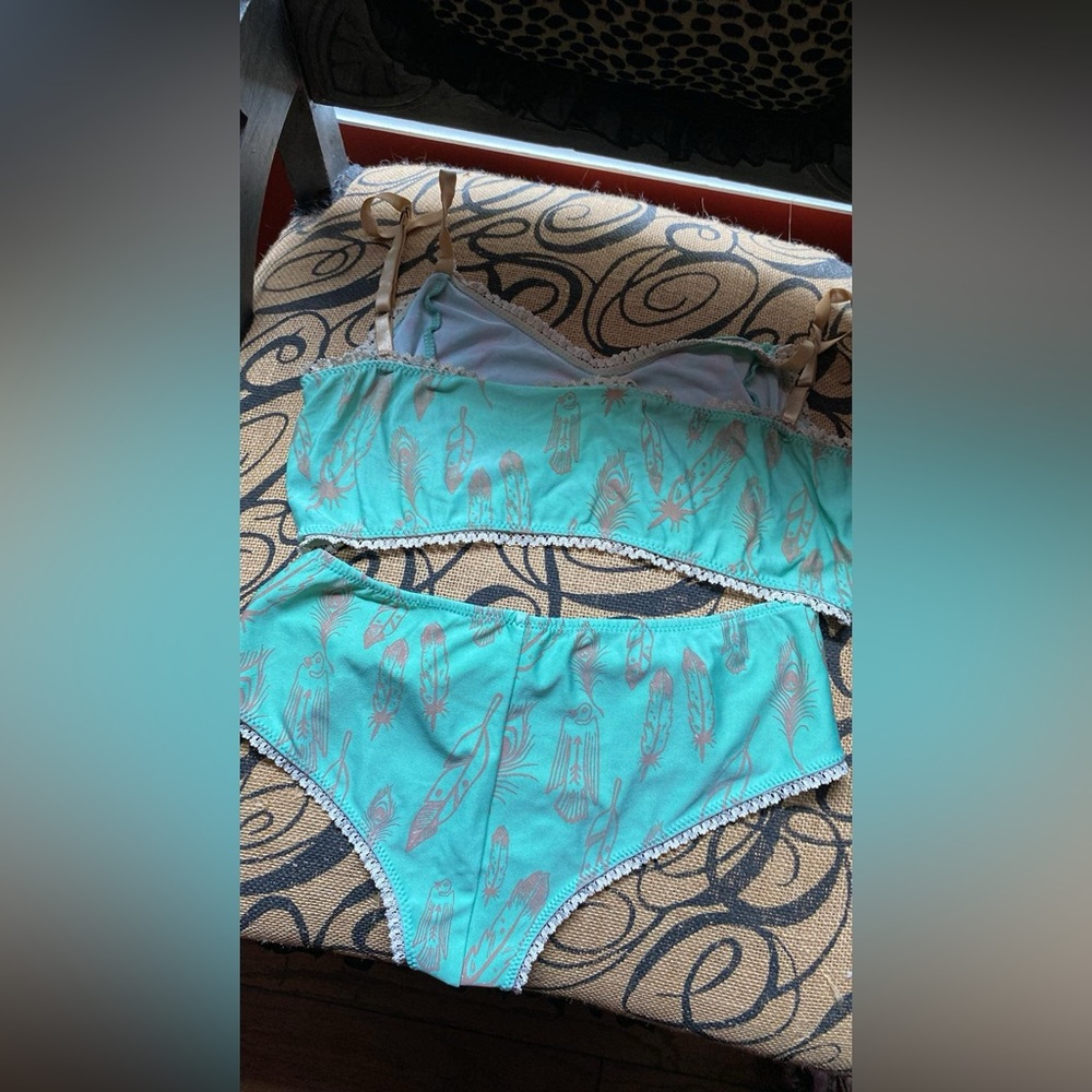 Unicorn Alert!!!! Spell And The Gypsy Feather Tri… - image 8